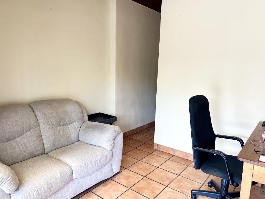 3 Bedroom Property for Sale in Loumar Western Cape